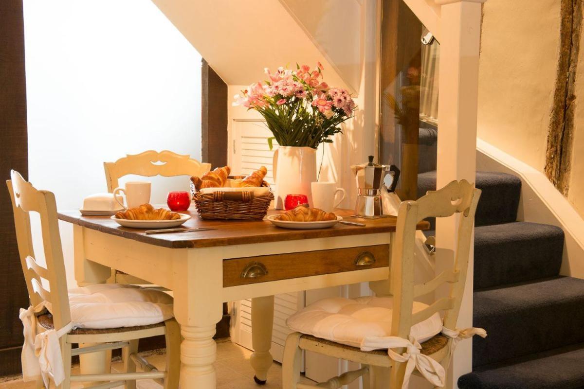 Meddlars A Historic Cottage On The Countryside Edge Of A Vibrant Market Town Hadleigh  Eksteriør billede