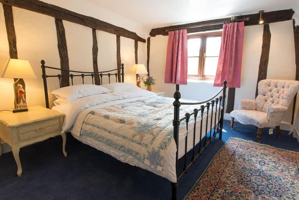 Meddlars A Historic Cottage On The Countryside Edge Of A Vibrant Market Town Hadleigh  Eksteriør billede
